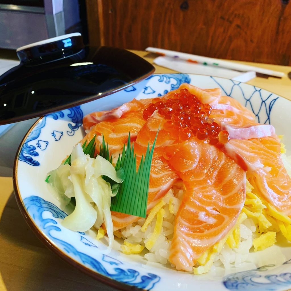 和歌山ランチ １０００円以下で本格海鮮丼が食べられるお店 しかも 和歌山駅近 まじで美味い まいどや